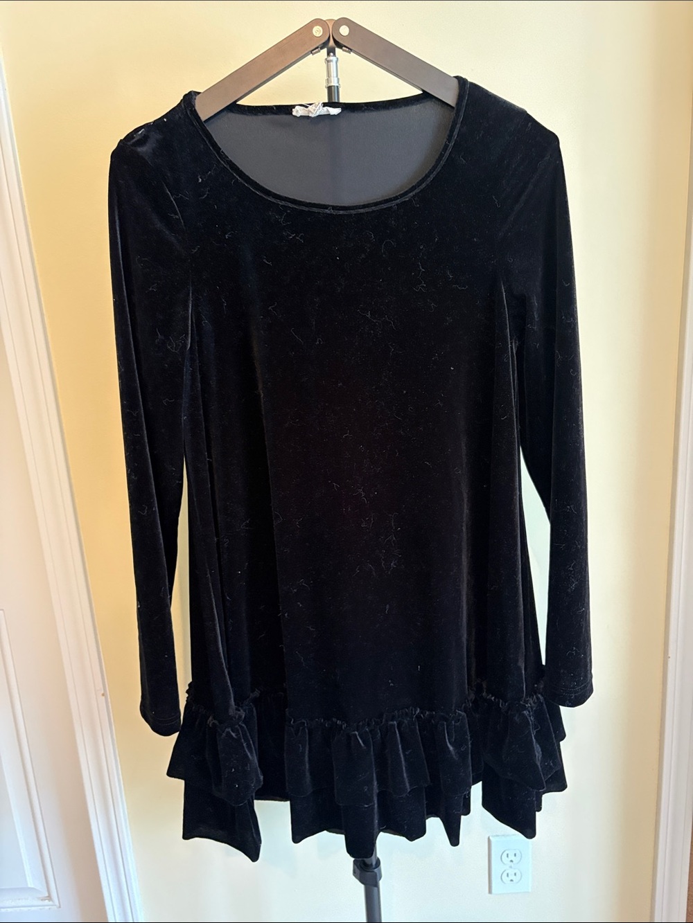 Easel Black Velvet Ruffle-Hem Long Sleeve Dress